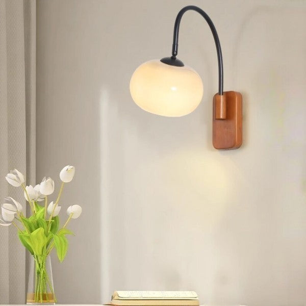 Drehbare Wandleuchte aus Bauhaus-Glas in Khaki mit Holzoberfläche