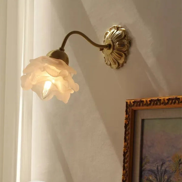 Vintage Kupfer-Blütenblatt-Glas-Wandlampe