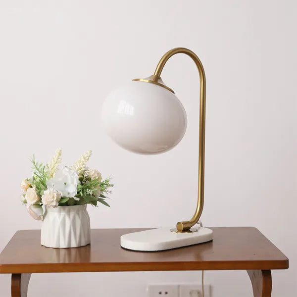 Marshmallow Tischlampe aus Metall und Glas