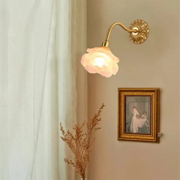 Vintage Kupfer-Blütenblatt-Glas-Wandlampe