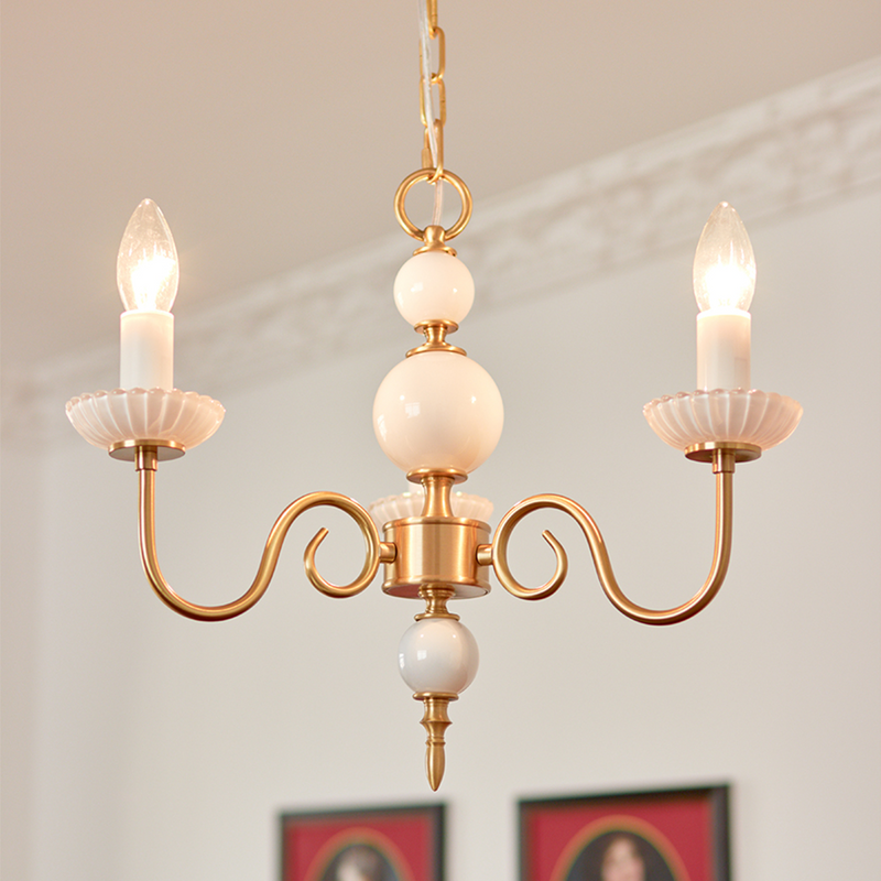 Cremefarbener Glas-Kronleuchter, amerikanischer Retro-Kronleuchter aus Metall, Lampe für Schlafzimmer