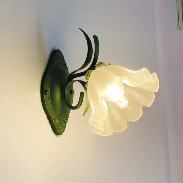 Wandleuchte in Form einer Blume