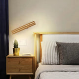 Moderne Wandleuchte in Form eines Risses