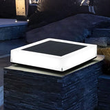 Moderne Solarlampe für den Außenbereich