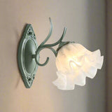 Wandleuchte in Form einer Blume