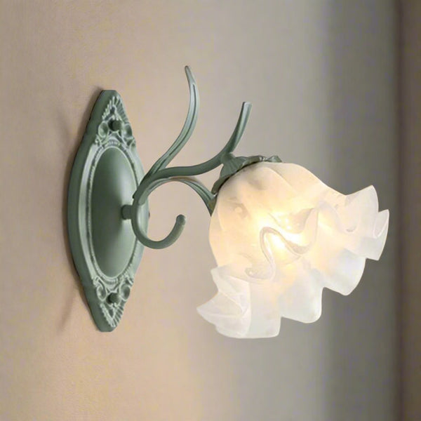 Wandleuchte in Form einer Blume