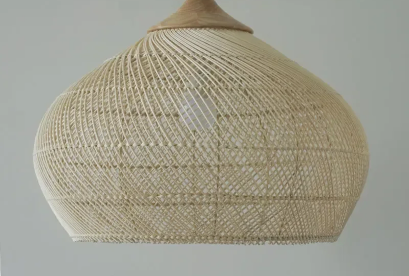 RattanaGlow: Handgeflochtene Rattan-Hängeleuchte im südostasiatischen Stil