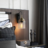 Vintage Wandlampe mit geripptem Glasschirm