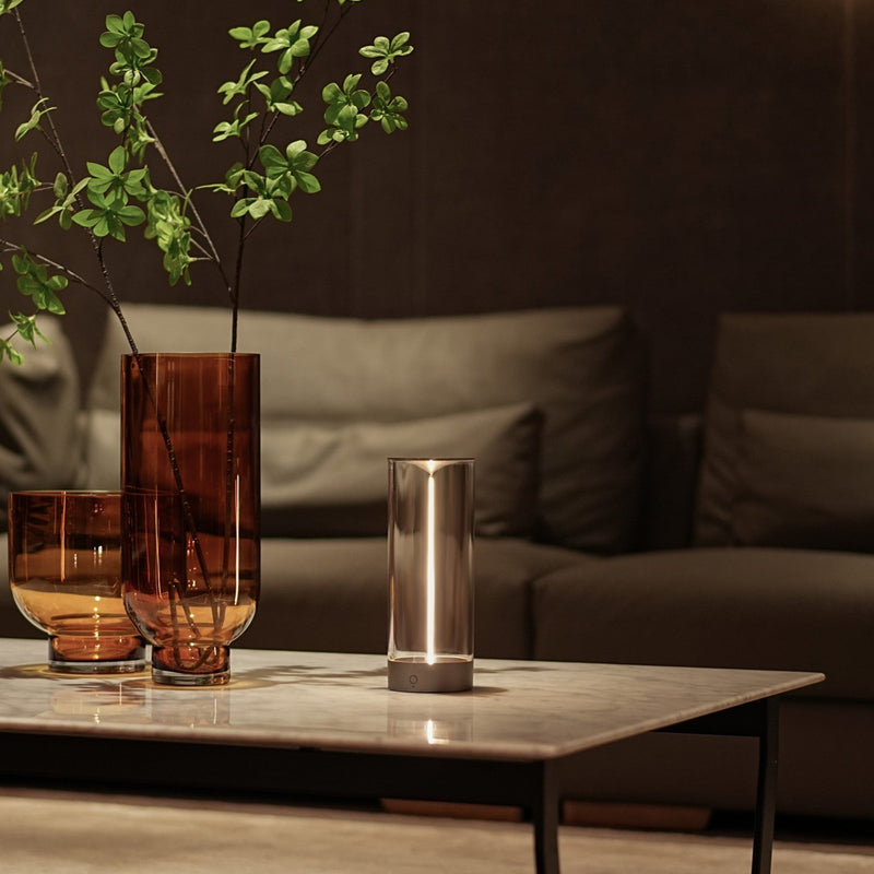 Moderne einfache magnetische Mini-Tischlampe