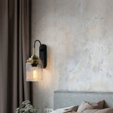 Vintage Wandlampe mit geripptem Glasschirm
