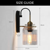 Vintage Wandlampe mit geripptem Glasschirm