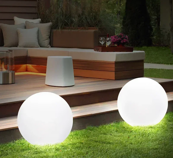 LumiGlow LED Gartenkugel – 16 Farben, Fernbedienung & Wiederaufladbar