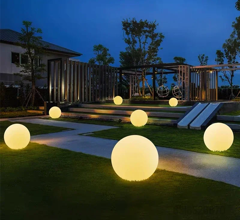 LumiGlow LED Gartenkugel – 16 Farben, Fernbedienung & Wiederaufladbar