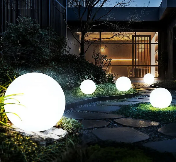 LumiGlow LED Gartenkugel – 16 Farben, Fernbedienung & Wiederaufladbar