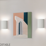 Moderne halbrunde Wandleuchte aus Kunstharz für das Wohnzimmer