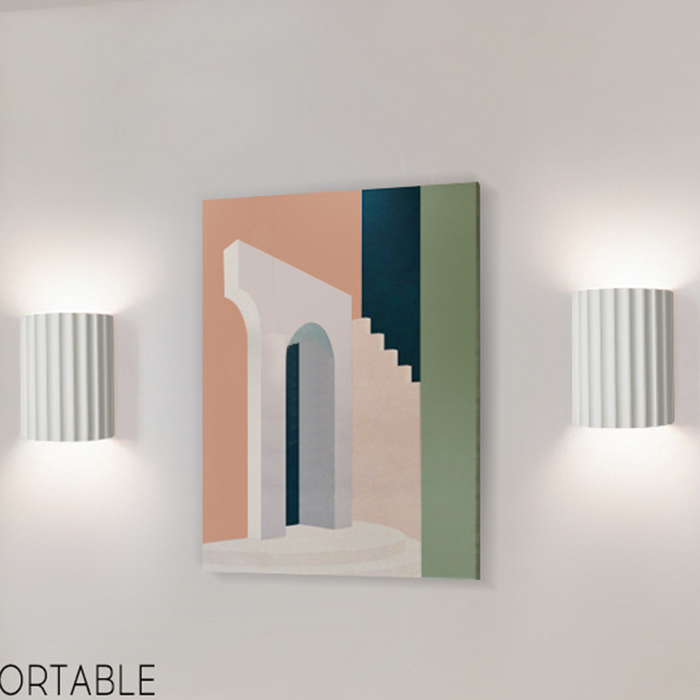 Moderne halbrunde Wandleuchte aus Kunstharz für das Wohnzimmer