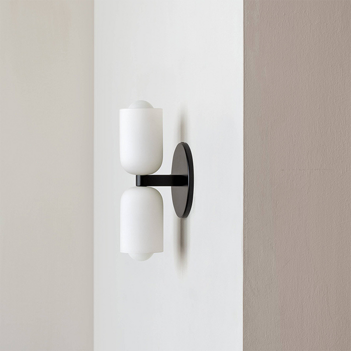 Elegant Up-Down-Wandleuchte aus Acryl