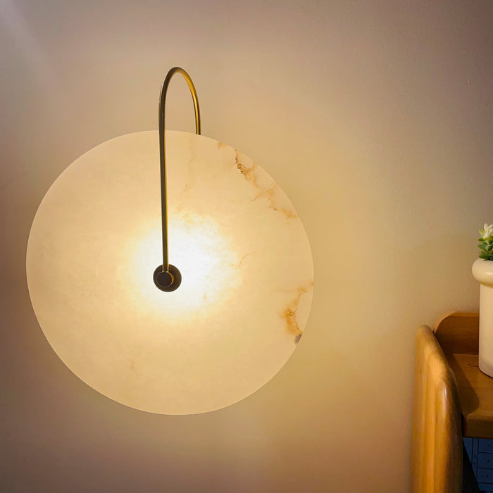 Beruhigende Alabaster-LED-Wandleuchte