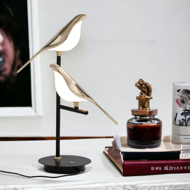 BirdLamp – Stilvolle LED-Tischlampe mit goldenem Vogel-Design