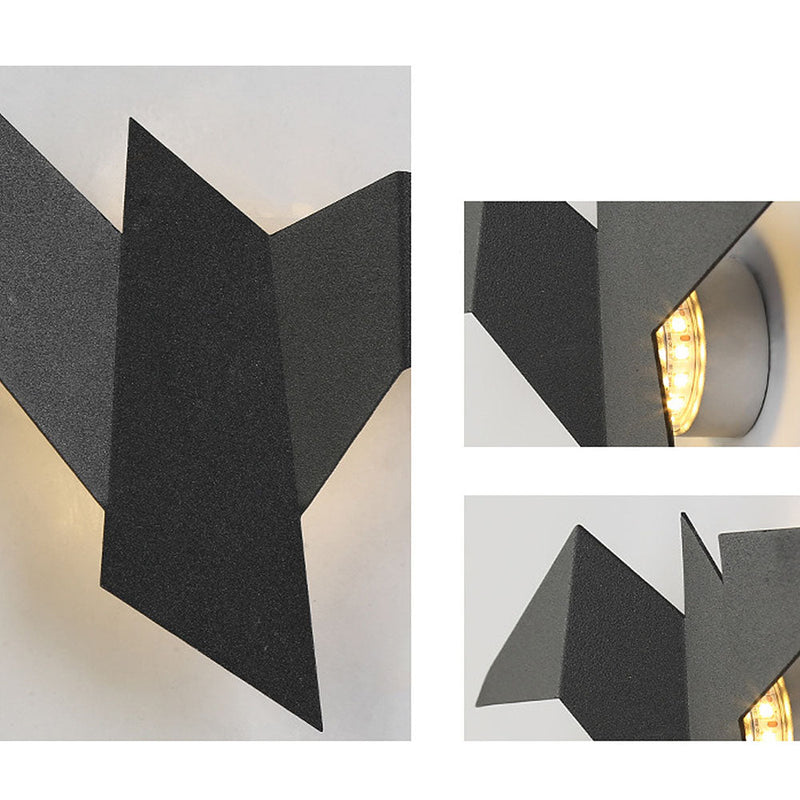 Kreative Wandleuchte aus Eisen in Vogelform