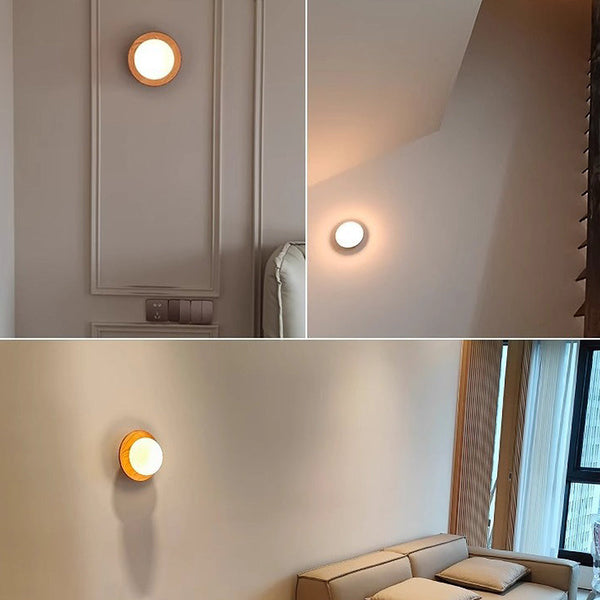 Einfache Wandlampe aus Naturholz in Weiß