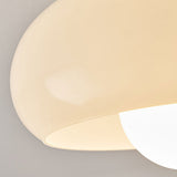Kleine weiße Vintage-Deckenlampe für den Flur