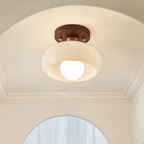 Kleine weiße Vintage-Deckenlampe für den Flur