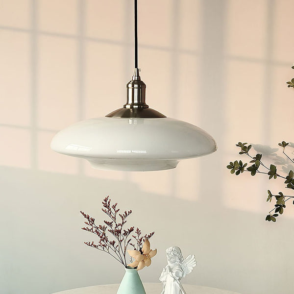 Moderne Hängelampe aus weißem Glas