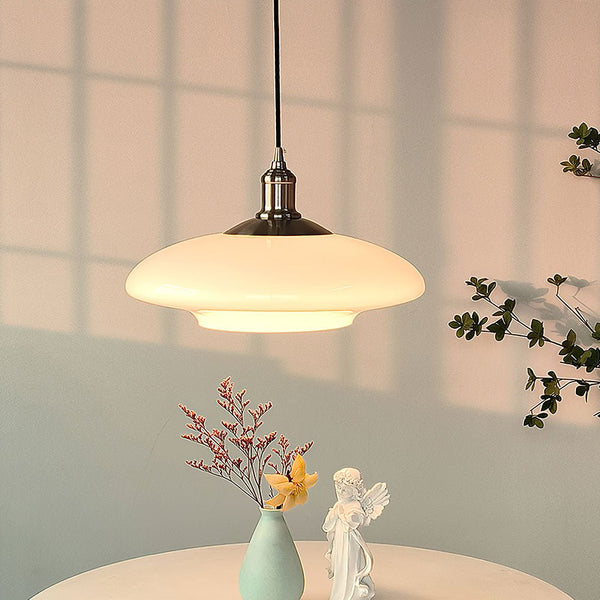Moderne Hängelampe aus weißem Glas