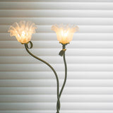 Elegante Calla Blumen Weiß Stehlampe