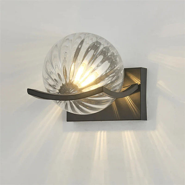 Moderne LED-Wandleuchte aus Glas