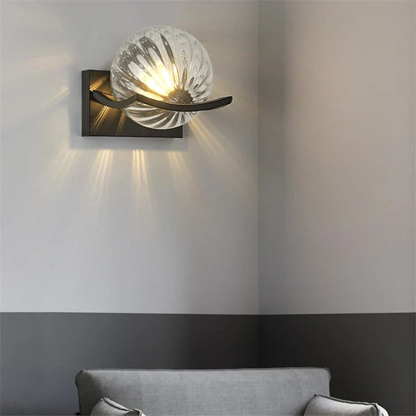 Moderne LED-Wandleuchte aus Glas