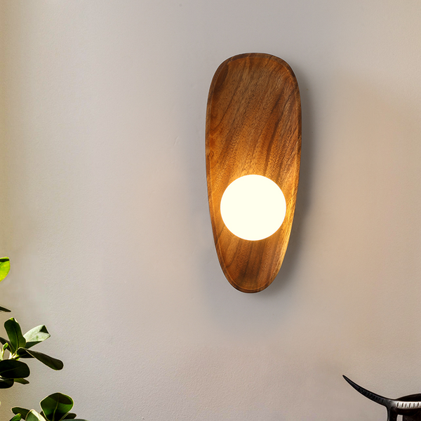 Wandleuchte aus natürlichem Holz, geeignet für jeden Raum