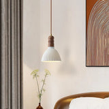 Cremefarbene Wind-Hängelampe aus massivem Holz
