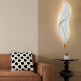 Gloray LED-Wandleuchte in Form einer Feder