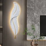 Gloray LED-Wandleuchte in Form einer Feder