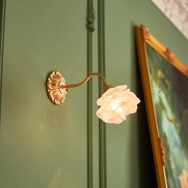 Vintage Kupfer-Blütenblatt-Glas-Wandlampe