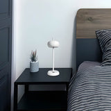 Rine Tischleuchte mit moderner Raffinesse