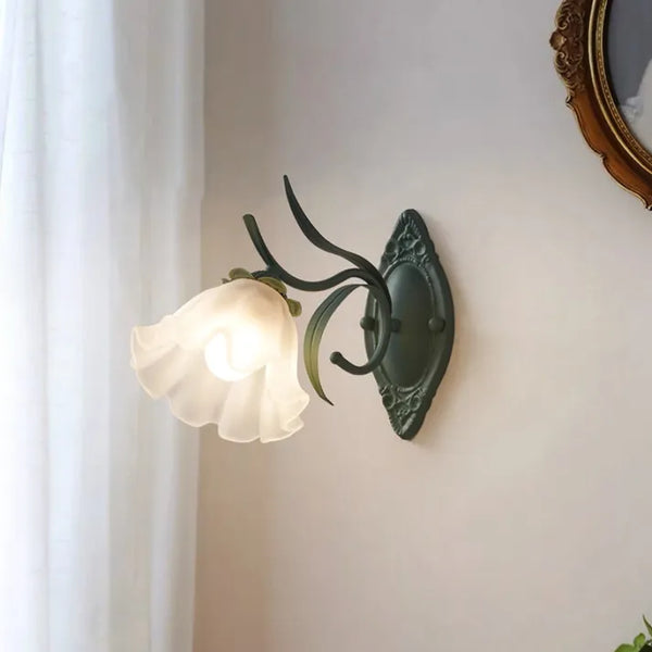 Wandleuchte in Form einer Blume