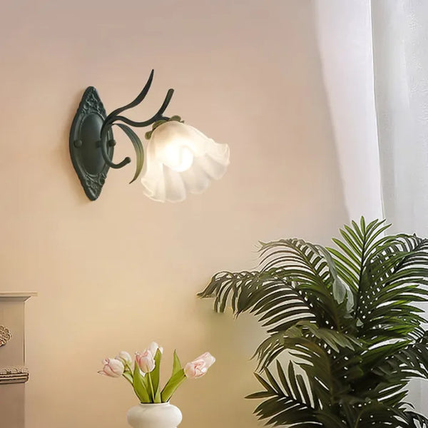 Wandleuchte in Form einer Blume