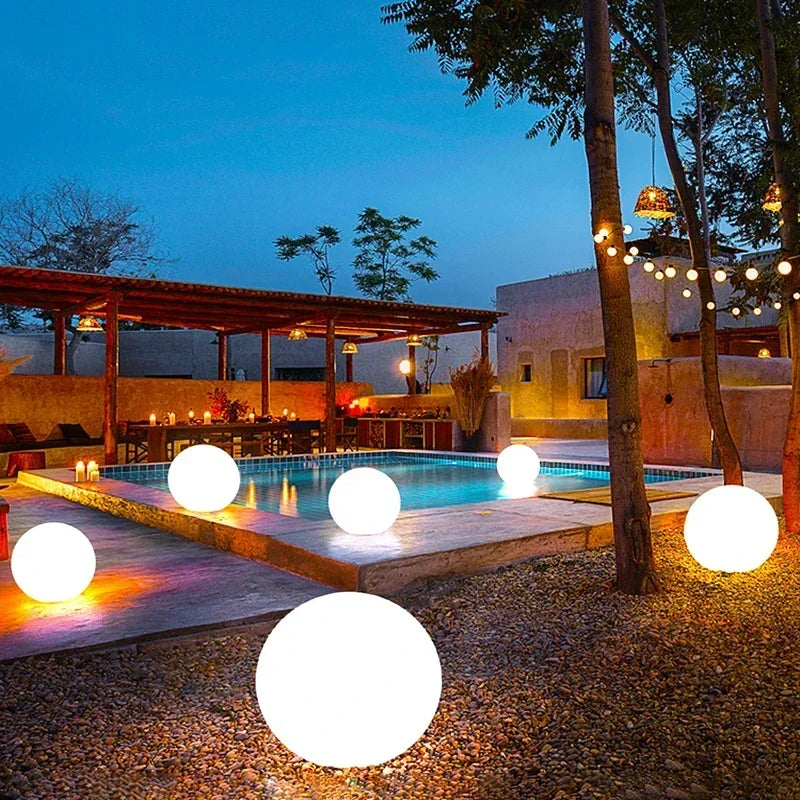 LUXARÉ GlowSphere RGB Gartenleuchte