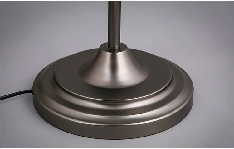 LUMIRÉTRO Moderne Retro Stehlampe