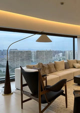 LumiArc – Luxuriöse Holz-Bogen-Stehlampe mit Stoffschirm