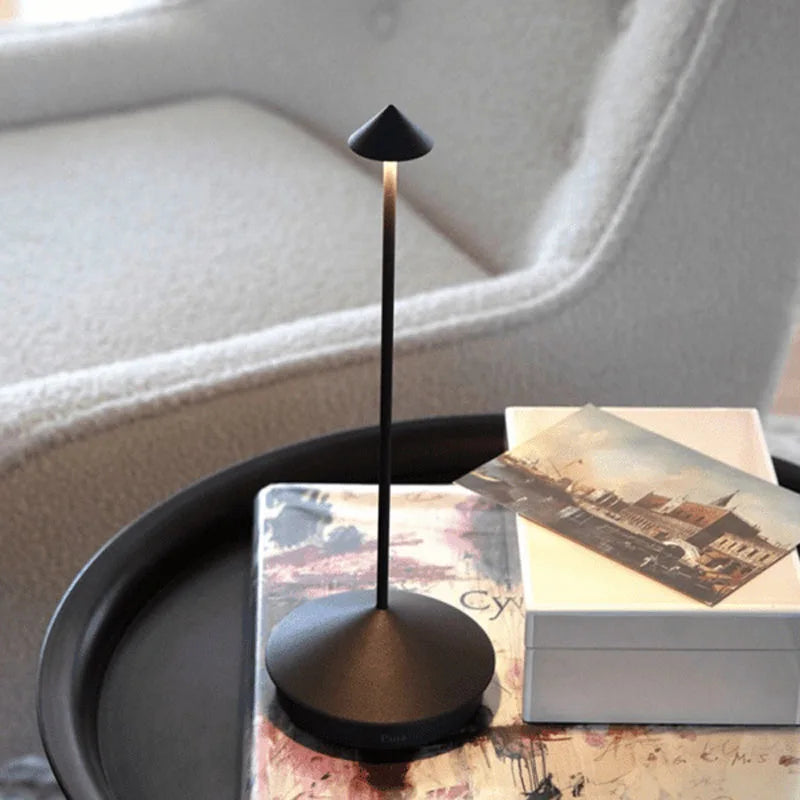 LumaTouch – Wiederaufladbare LED-Tischlampe mit Stufenloser Dimmung