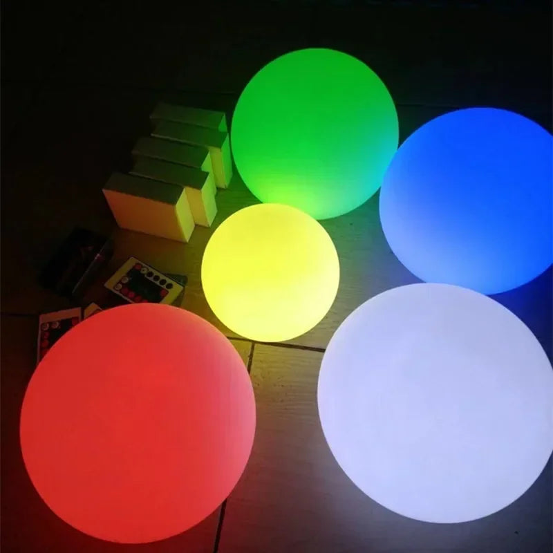 LumiGlow LED Gartenkugel – 16 Farben, Fernbedienung & Wiederaufladbar