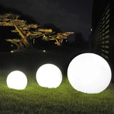 LumiGlow LED Gartenkugel – 16 Farben, Fernbedienung & Wiederaufladbar