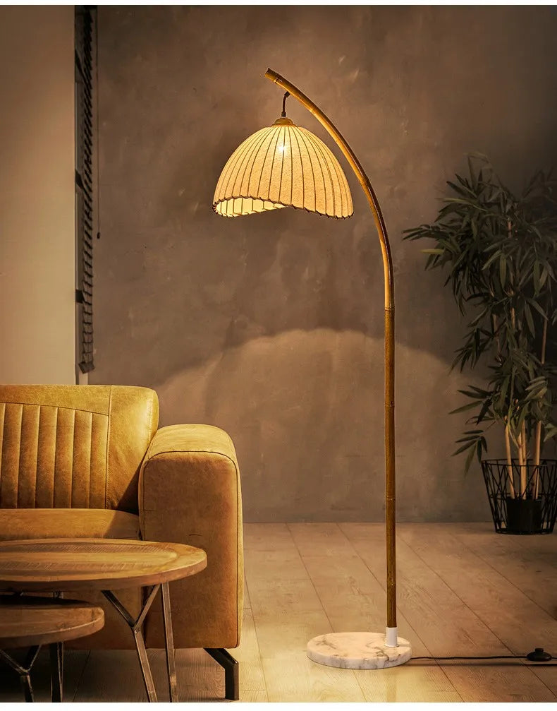 ZenGlow Wabi-Sabi LED Stehlampe – Nordisches & Japanisches Design für eine Ruhige Atmosphäre