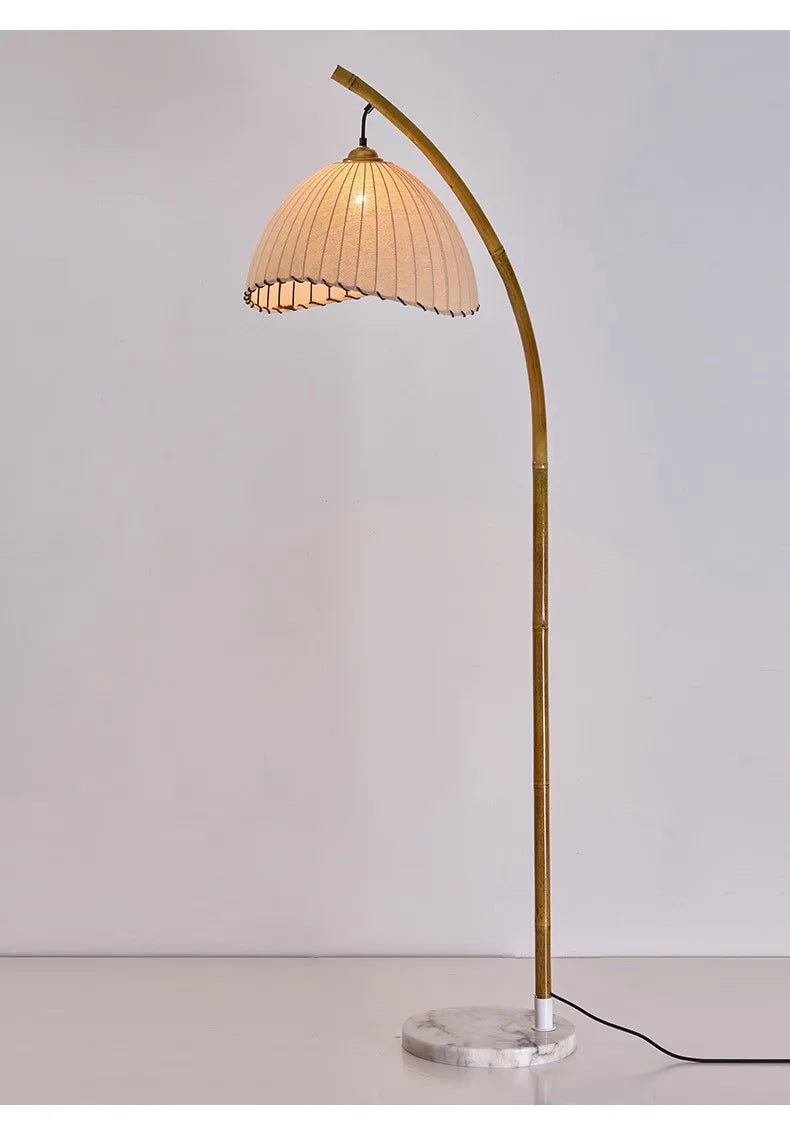 ZenGlow Wabi-Sabi LED Stehlampe – Nordisches & Japanisches Design für eine Ruhige Atmosphäre