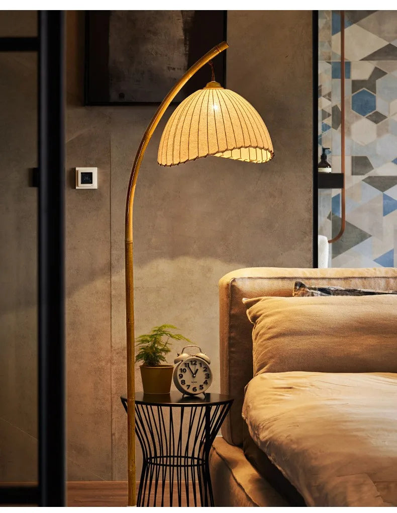 ZenGlow Wabi-Sabi LED Stehlampe – Nordisches & Japanisches Design für eine Ruhige Atmosphäre