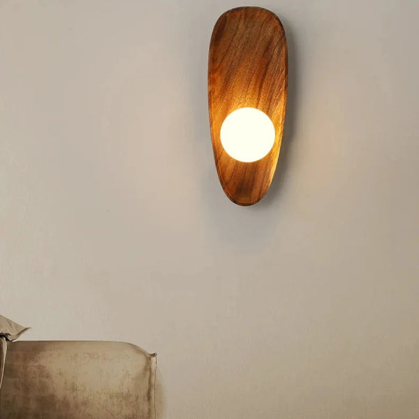 Wandleuchte aus natürlichem Holz, geeignet für jeden Raum